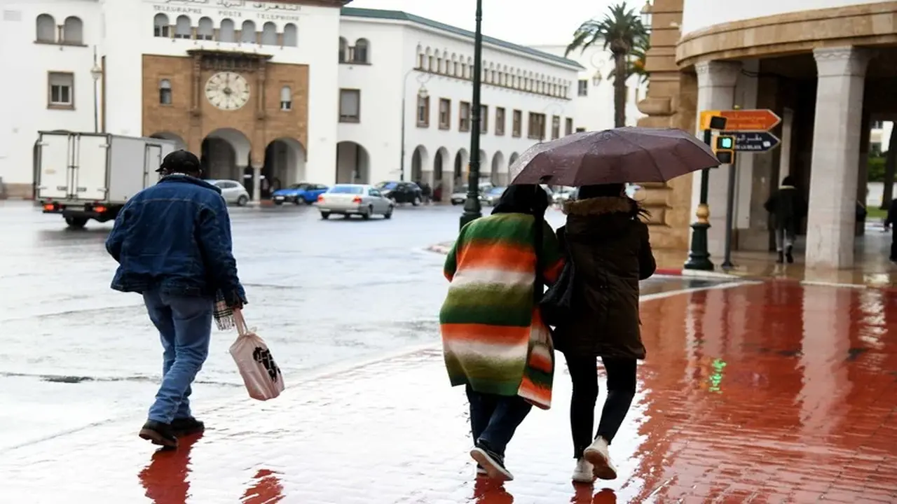 طقس متقلب وأمطار متفرقة تشهدها مناطق بالمملكة خلال نهاية الأسبوع المقبلة